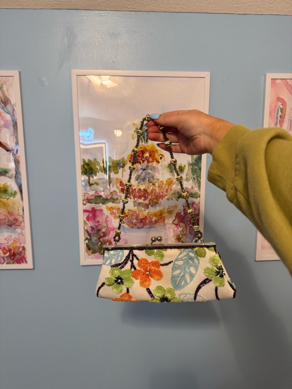 NEW adorable beaded floral purse with beaded strap and extra crossbody strap